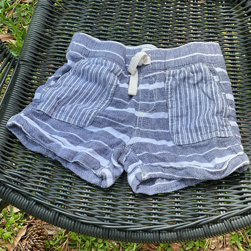 Old Navy shorts 6/7